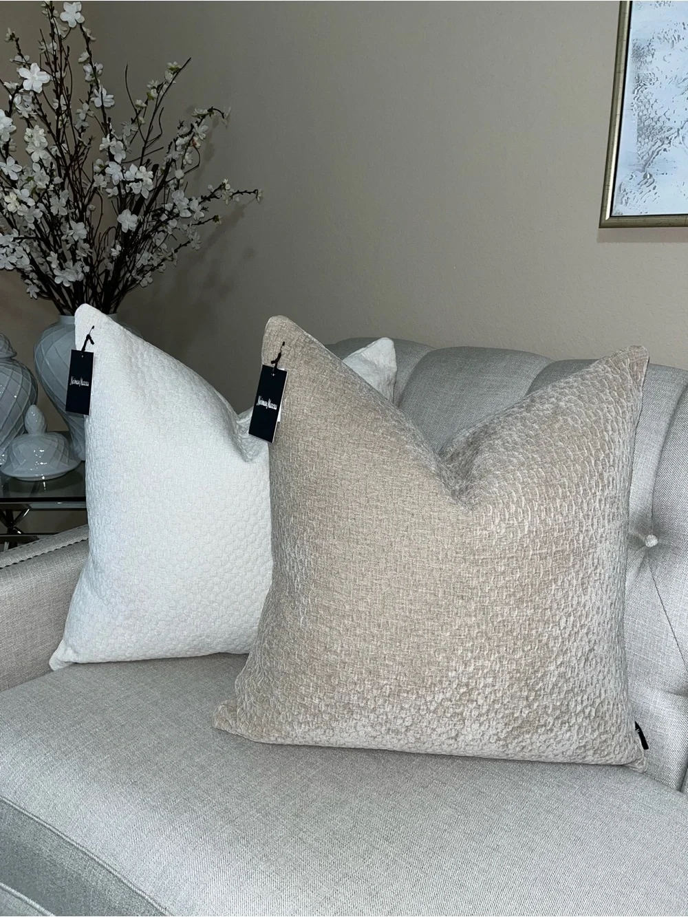 1-NWT NEIMAN MARCUS TEXTURE VELVET DESIGN DECORATIVE PILLOW (NH6200)
